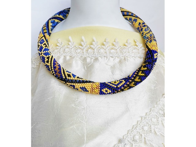 Прикраса із бісеру кольє-джгут "Єднання"