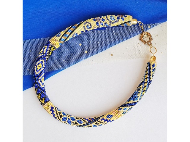 Прикраса із бісеру кольє-джгут "Єднання"