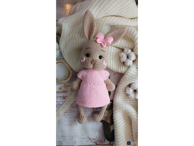 В'язана зайка в рожевій сукні амі4
