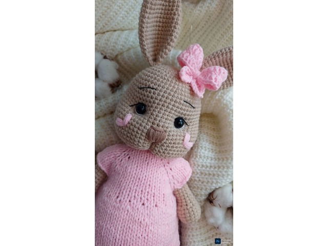 В'язана зайка в рожевій сукні амі4