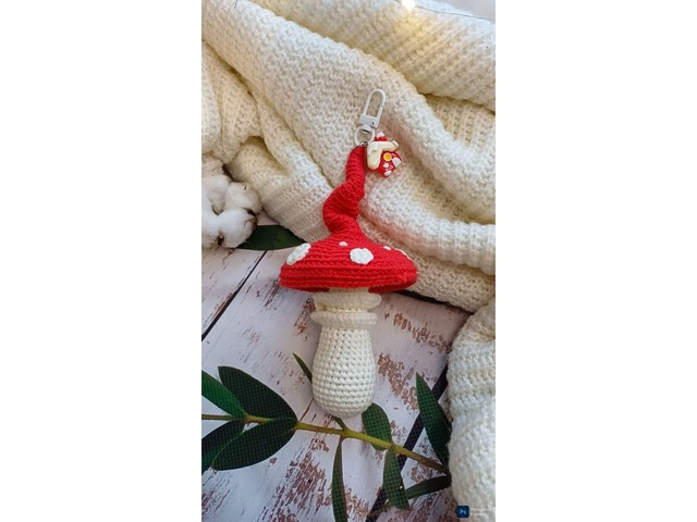 В'язана брелок пвдвіска Мухомор