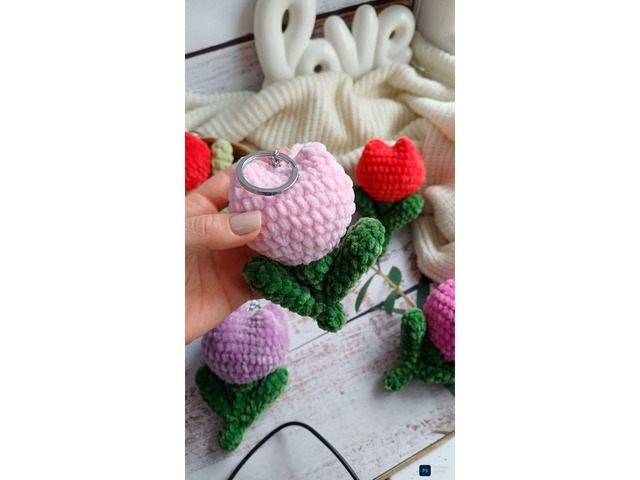 В'язані тюльпани амігурумі брелок підвіска