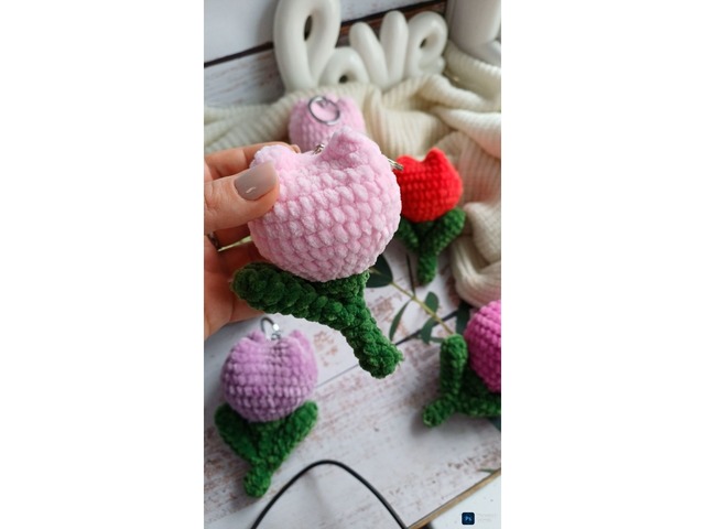 В'язані тюльпани амігурумі брелок підвіска