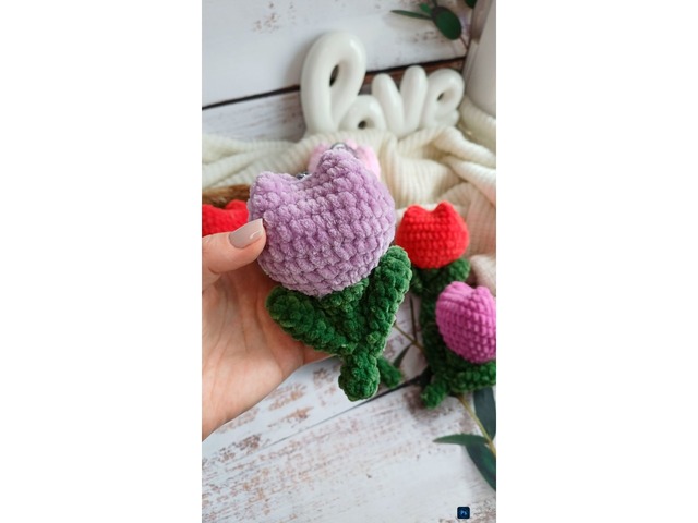 В'язані тюльпани амігурумі брелок підвіска