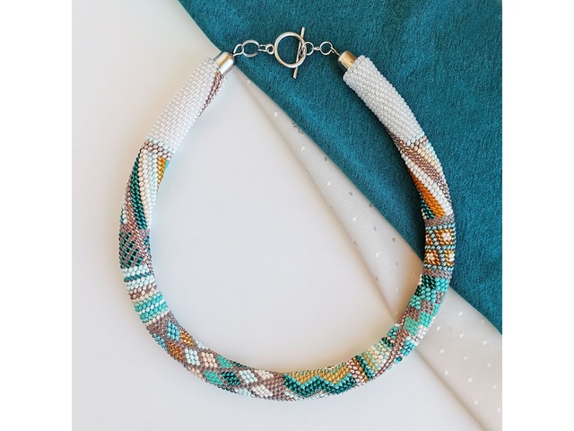 Прикраса із бісеру кольє-джгут "М'ятний"