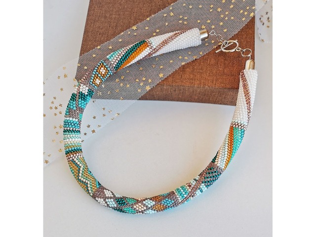 Прикраса із бісеру кольє-джгут "М'ятний"