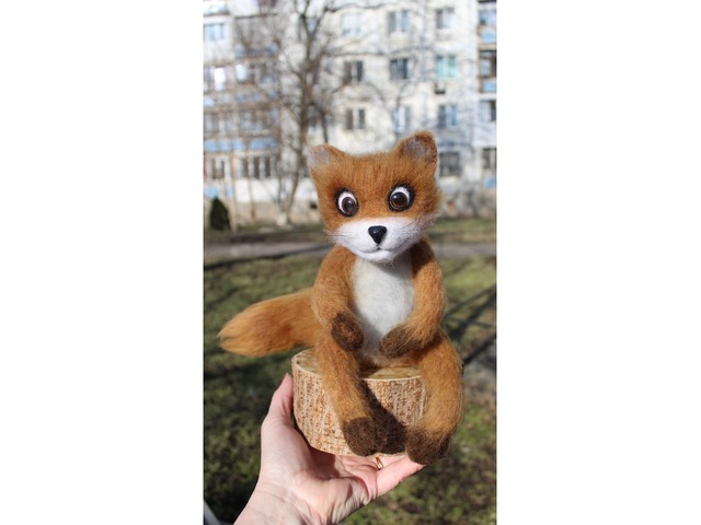 Лис упоротий іграшка валяна з шерсті інтерєрна войлочная лиса хендмєйд сувенір подарок