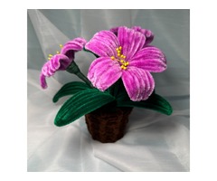 Квіткова композиція з синельного дроту.