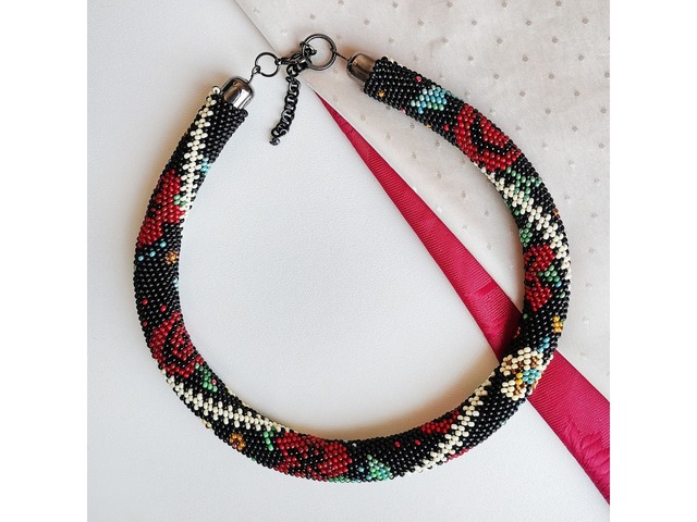 Прикраса із бісеру кольє-джгут "Квітка ночі"