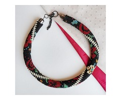 Прикраса із бісеру кольє-джгут 