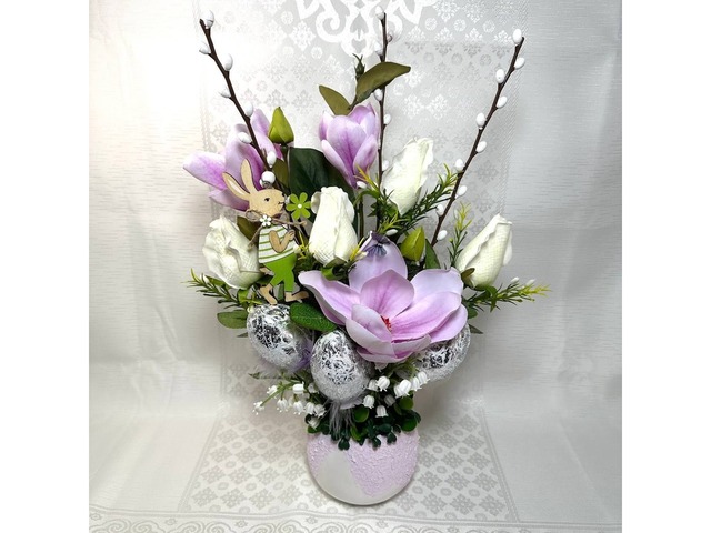 Великодня композиція в керамічному кашпо.