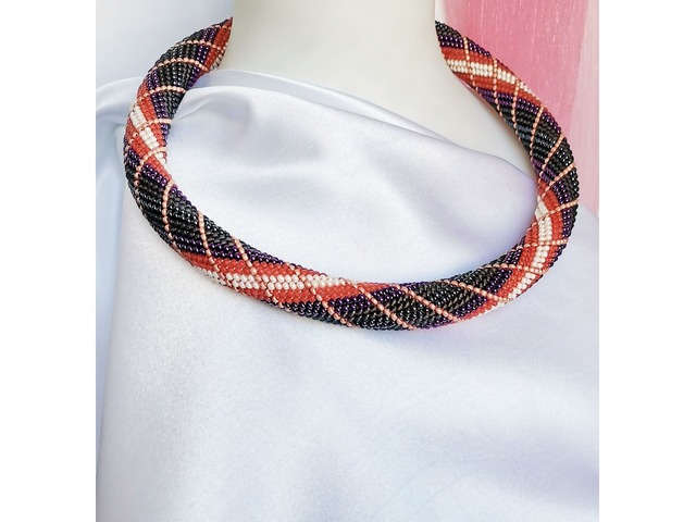 Прикраса із бісеру кольє-джгут "Гранатовий танець"