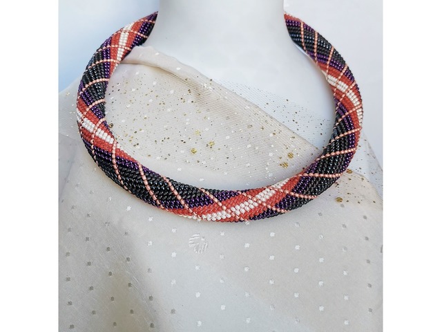 Прикраса із бісеру кольє-джгут "Гранатовий танець"