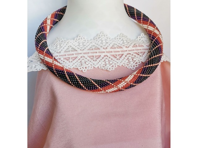 Прикраса із бісеру кольє-джгут "Гранатовий танець"