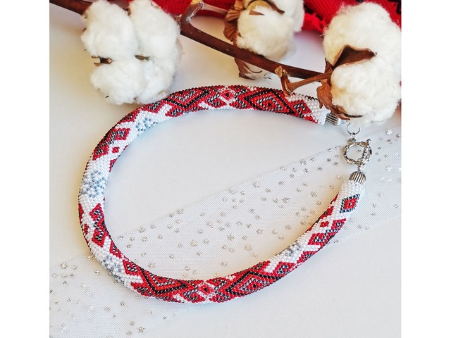 Прикраса із бісеру кольє-джгут "Вдача"