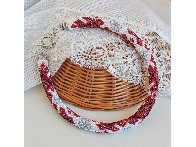 Прикраса із бісеру кольє-джгут "Вдача"