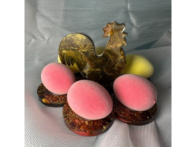 Декоративна підставка для яєць