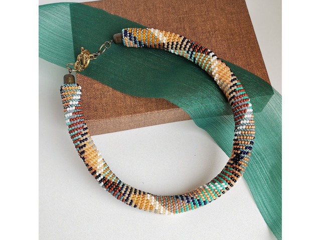 Прикраса із бісеру кольє-джгут "Лісовий вітер"