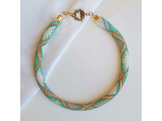 Прикраса із бісеру кольє-джгут "Місячний вітер"