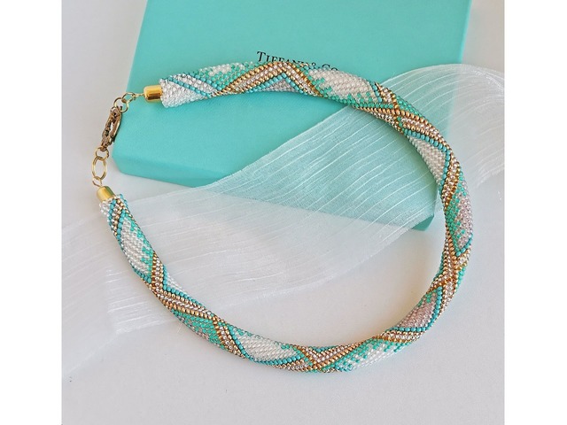 Прикраса із бісеру кольє-джгут "Місячний вітер"