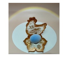 Великодня підставка для яйця з епоксидної смоли.