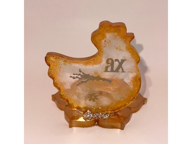 Великодня підставка для яйця з епоксидної смоли.