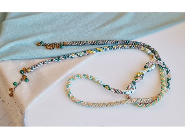 Прикраса із бісеру джгут- ларіат "Сонячний бриз"