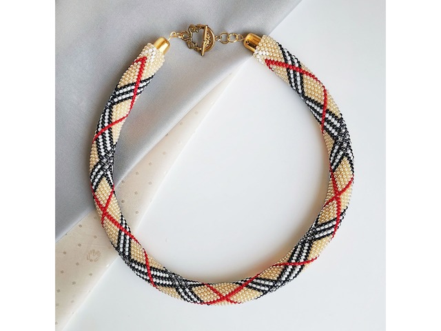 Прикраса із бісеру кольє-джгут "Берберрі"