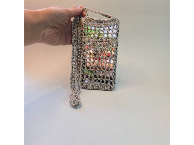 Вязана сумочка-тоут для телефону через плече, меланжева, ручна робота