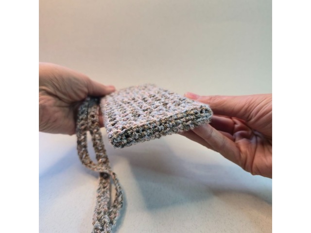 Вязана сумочка-тоут для телефону через плече, меланжева, ручна робота