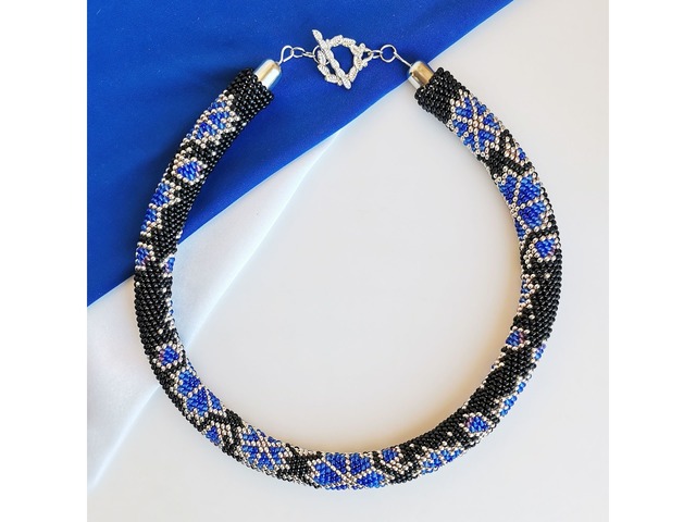 Прикраса із бісеру кольє-джгут "Сапфірове полум'я"