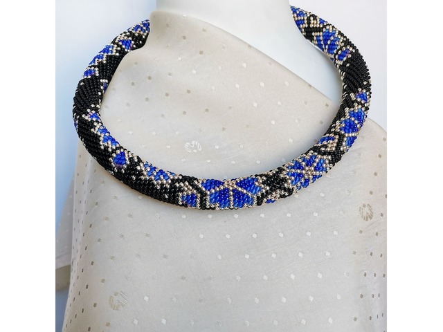 Прикраса із бісеру кольє-джгут "Сапфірове полум'я"