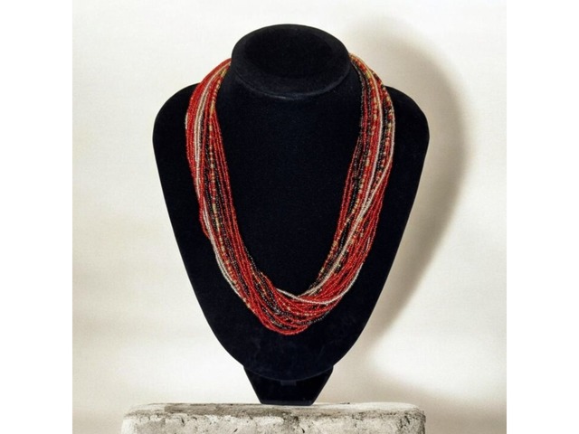 Розкішне багаторядне намисто з бісеру