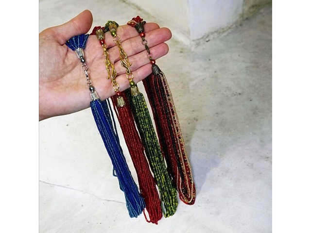 Розкішне багаторядне намисто з бісеру