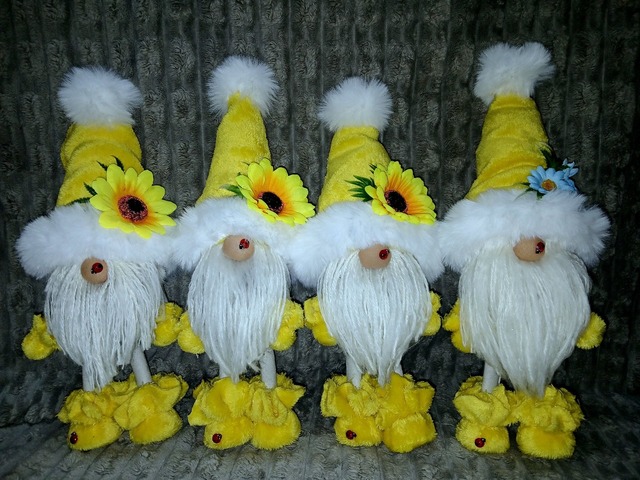 Весенний гномик