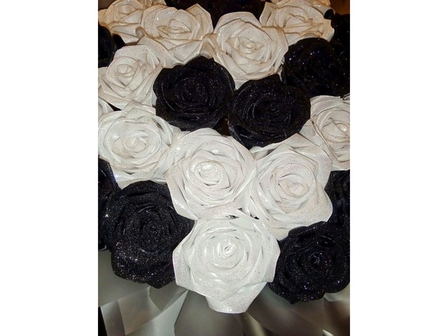 Троянди чорно-білі з блискітками