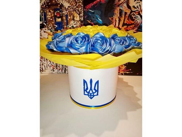 Жовто-блакитні троянди