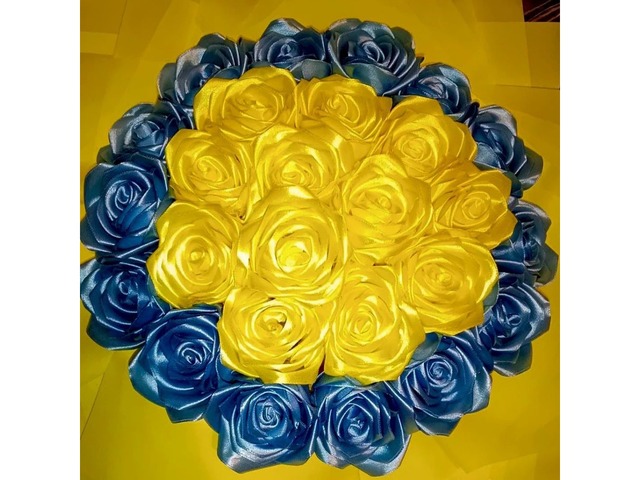 Жовто-блакитні троянди
