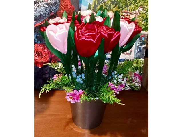 Тюльпани з атласної стрічки