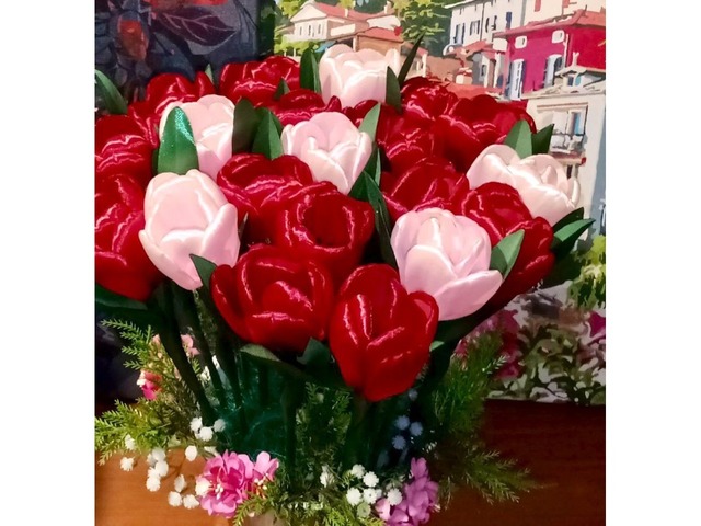 Тюльпани з атласної стрічки