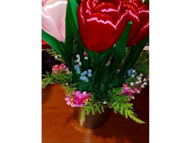 Тюльпани з атласної стрічки