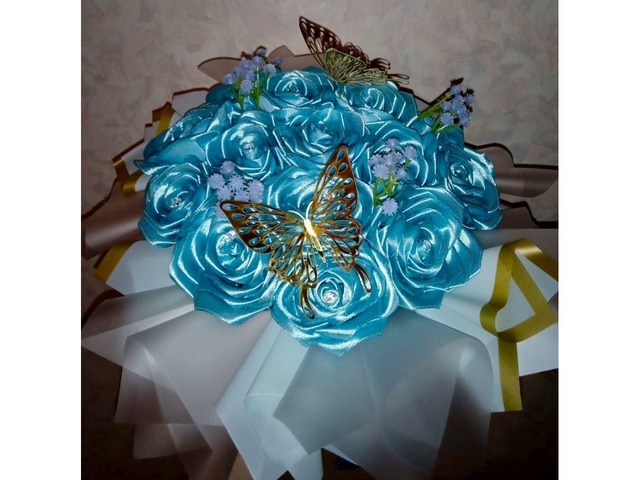 Букет блакитних троянд