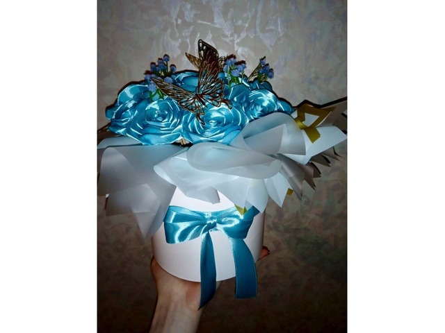 Букет блакитних троянд