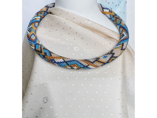 Прикраса із бісеру кольє-джгут "Лазурне сяйво"