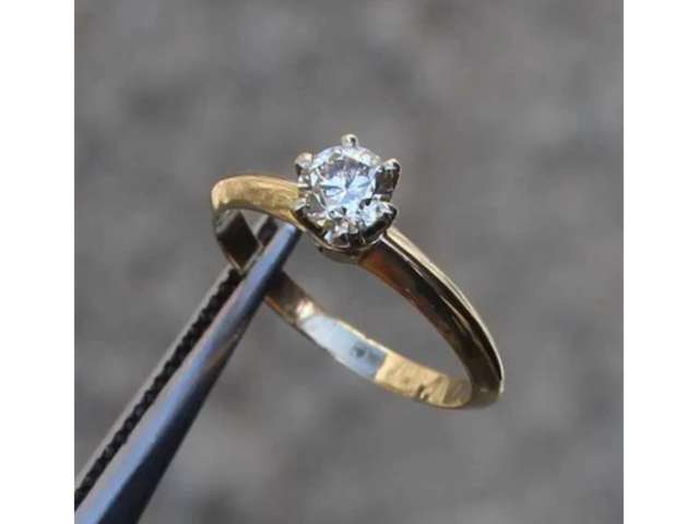 Золотое кольцо с натуральным Бриллиантом 0.5ct K/VVS2