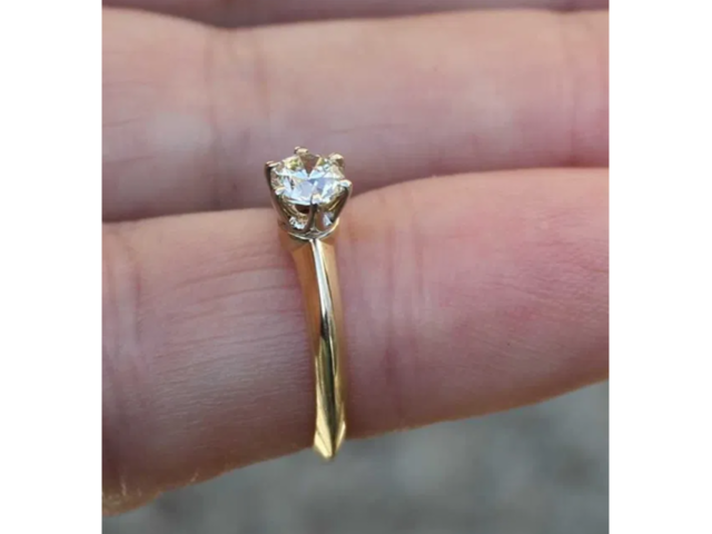 Золотое кольцо с натуральным Бриллиантом 0.5ct K/VVS2