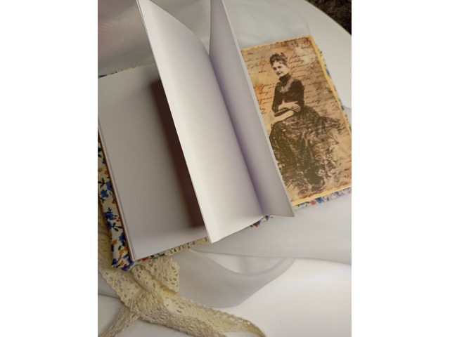 Вінтажний маленький блокнот