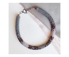 Прикраса із бісеру кольє-джгут 