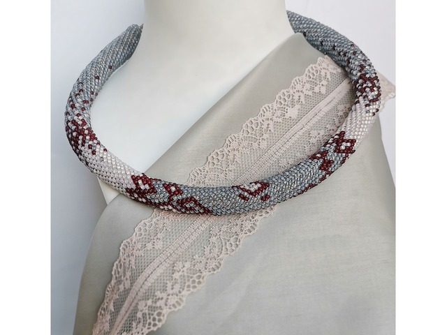 Прикраса із бісеру кольє-джгут "Настрій"