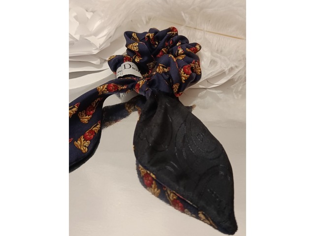 Шовкова резинка для волосся